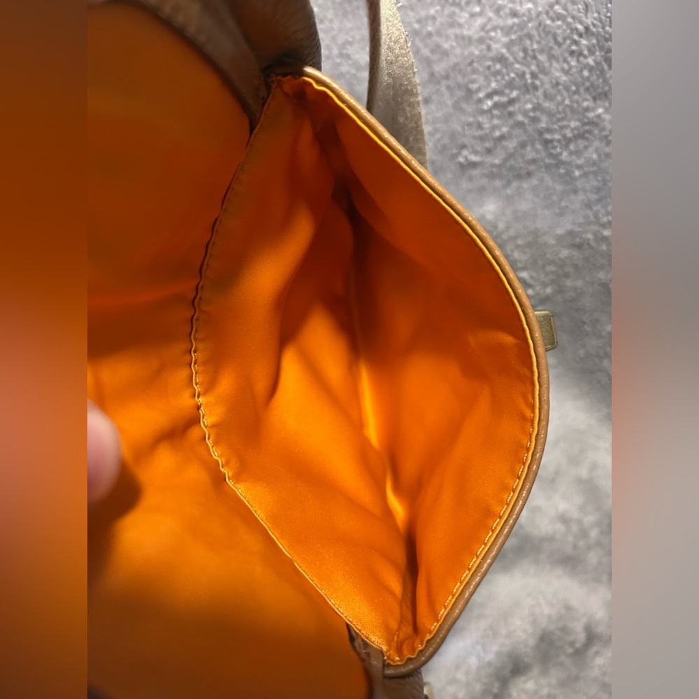 Coach Park Pebbled Leather Swingpack w/ Gold Hardware - Picture 13 of 14